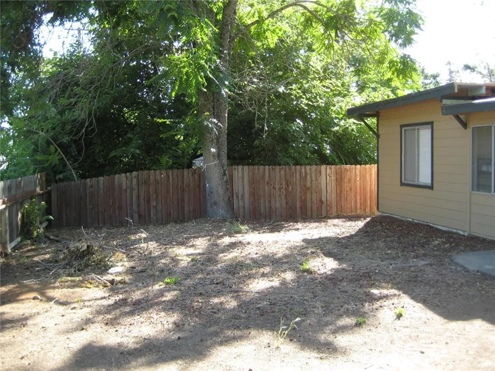 6304 6th Lucerne, CA 95458