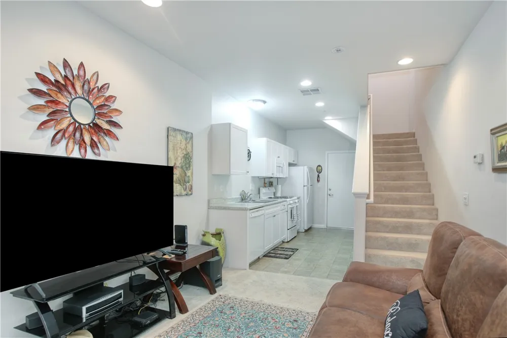 864 Lawrence San Luis Obispo, CA 93401