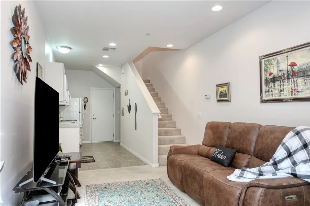 864 Lawrence San Luis Obispo, CA 93401
