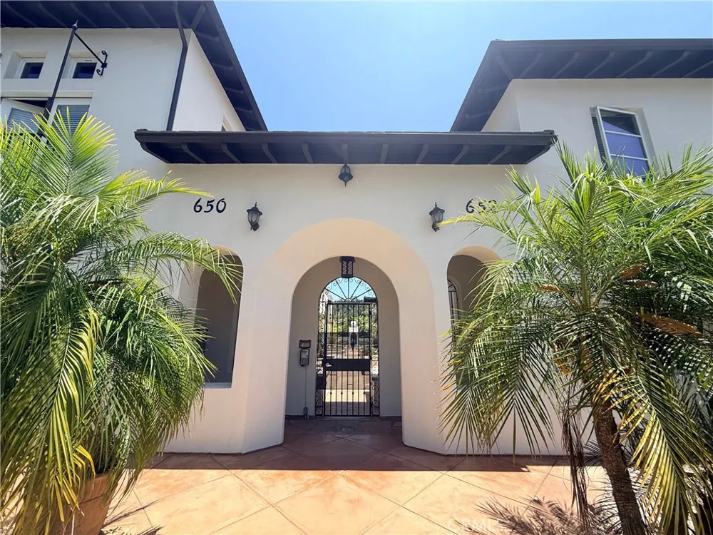 650 S Lake Ave Pasadena, CA 91106