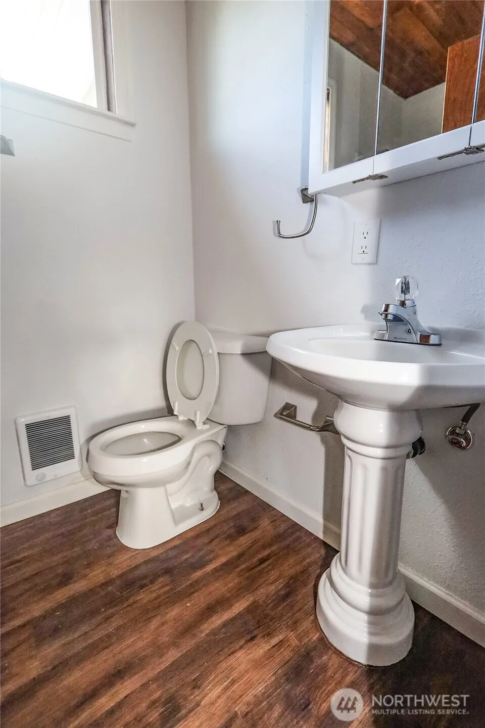 408 F STREET Cosmopolis, WA 98537