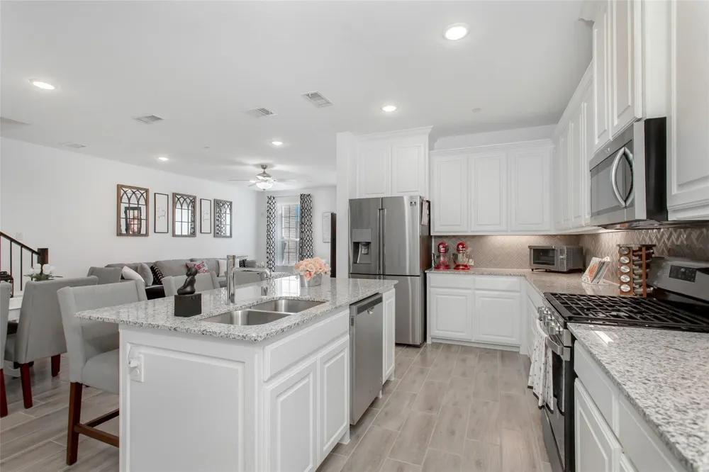 4881 Ellie Lane Fairview, TX 75069