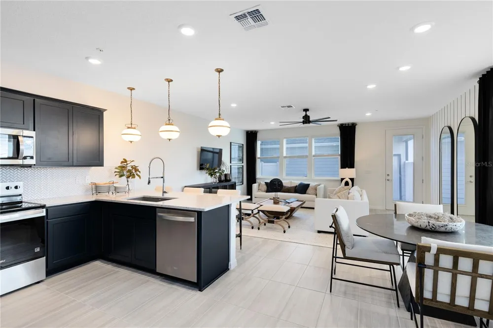 1139 LEMONGRASS ALLEY Orlando, FL 32820