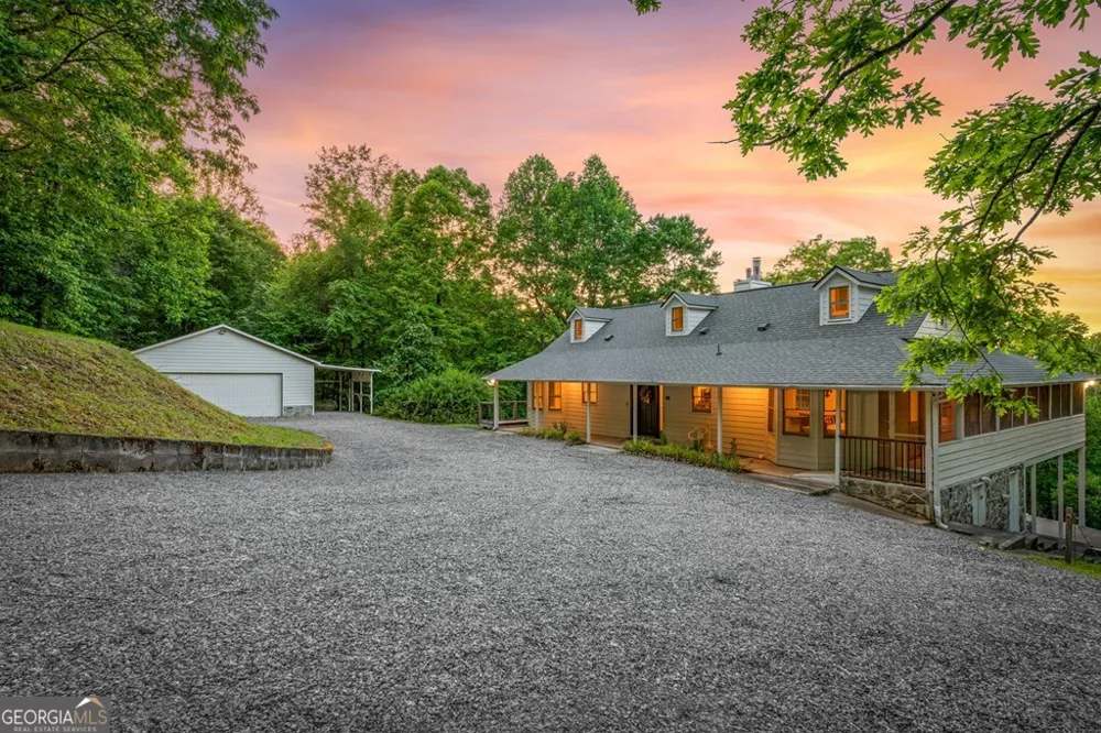 760 River Bend LN Blue Ridge, GA 30513