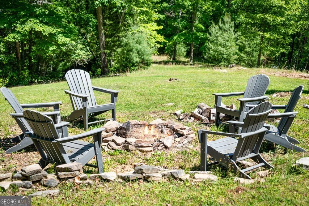 760 River Bend LN Blue Ridge, GA 30513
