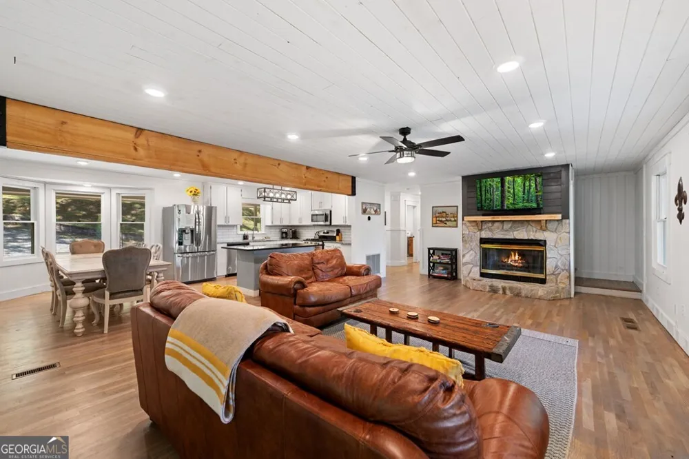 760 River Bend LN Blue Ridge, GA 30513