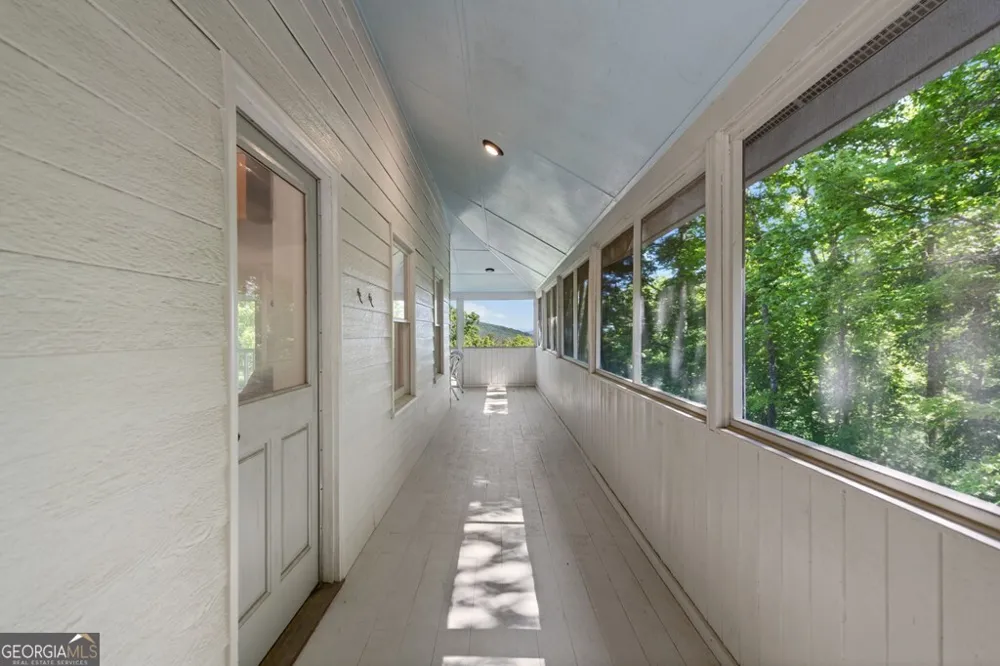 760 River Bend LN Blue Ridge, GA 30513