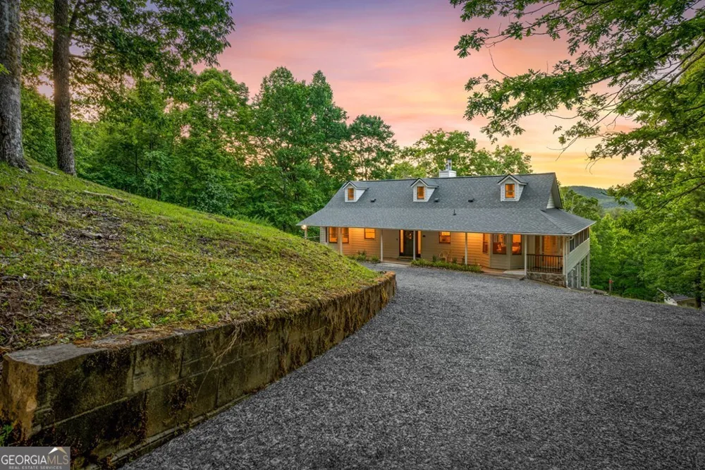 760 River Bend LN Blue Ridge, GA 30513