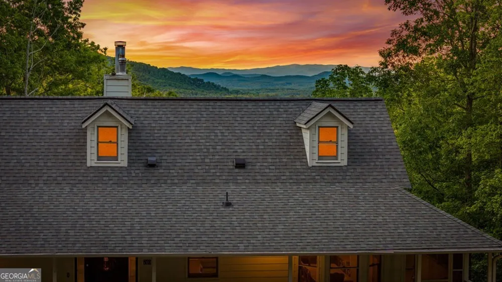 760 River Bend LN Blue Ridge, GA 30513