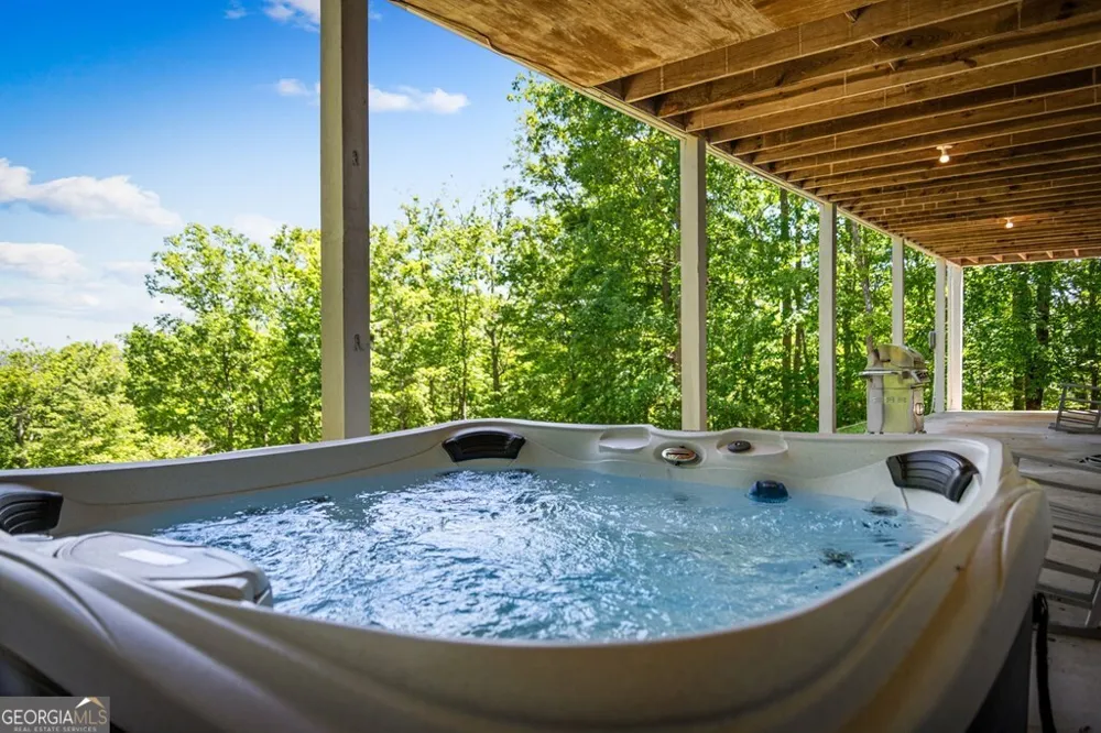 760 River Bend LN Blue Ridge, GA 30513