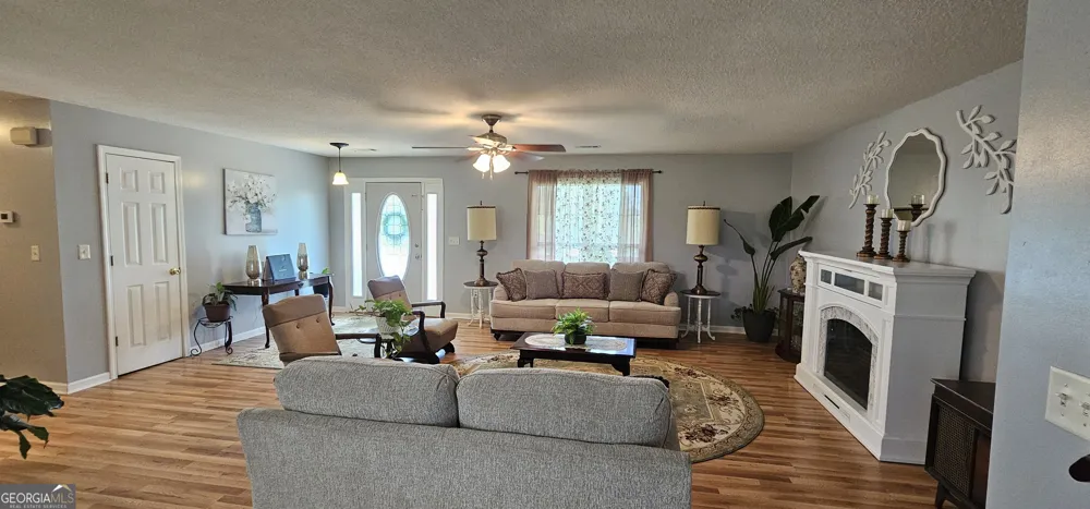 157 Scarlett Ohara DR Ailey, GA 30410