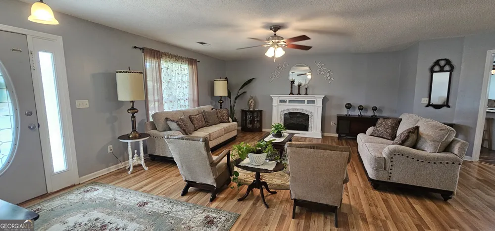 157 Scarlett Ohara DR Ailey, GA 30410