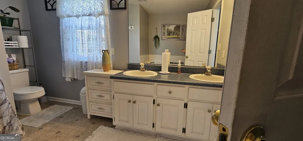 157 Scarlett Ohara DR Ailey, GA 30410