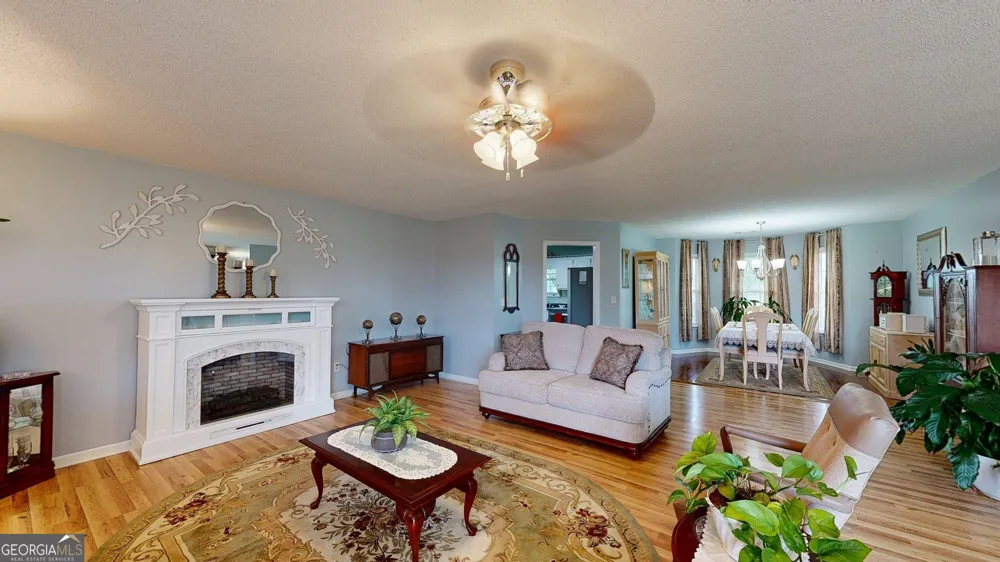 157 Scarlett Ohara DR Ailey, GA 30410