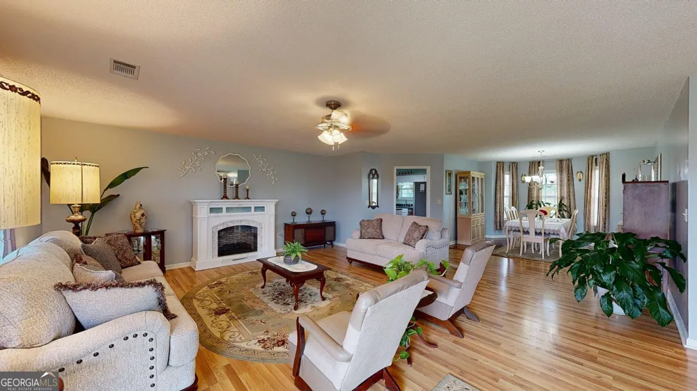 157 Scarlett Ohara DR Ailey, GA 30410