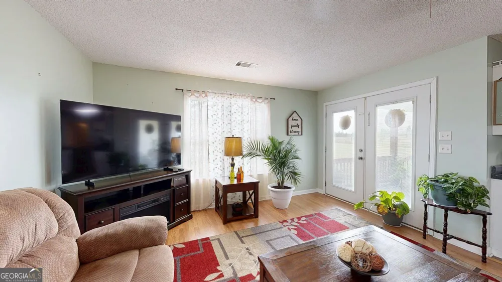 157 Scarlett Ohara DR Ailey, GA 30410