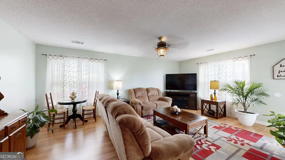 157 Scarlett Ohara DR Ailey, GA 30410