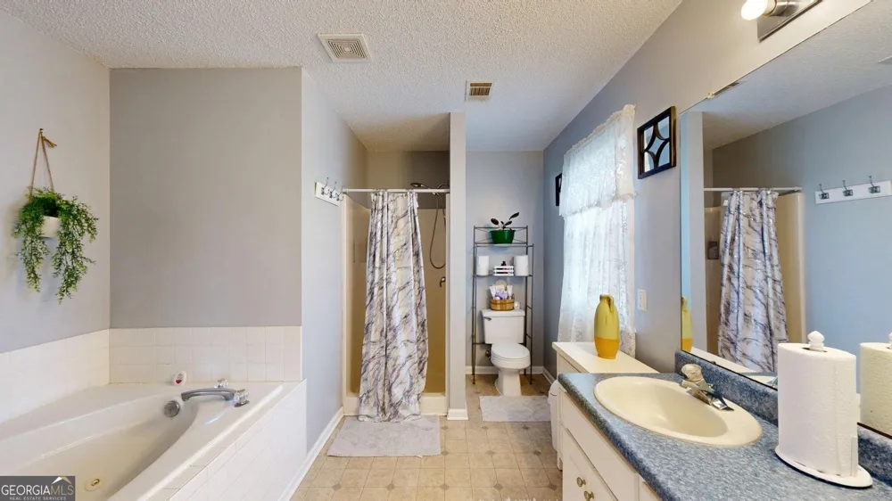 157 Scarlett Ohara DR Ailey, GA 30410