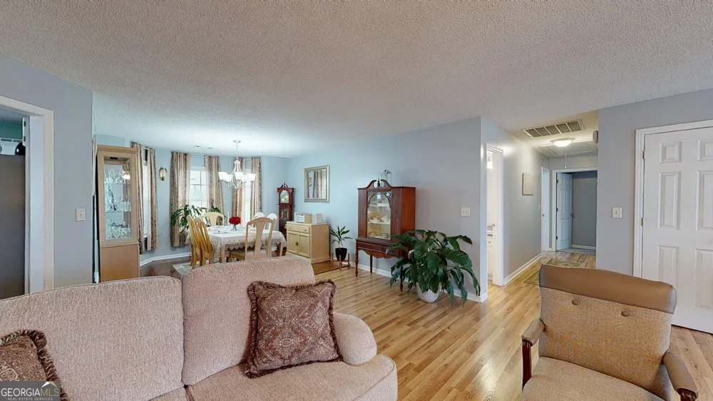 157 Scarlett Ohara DR Ailey, GA 30410