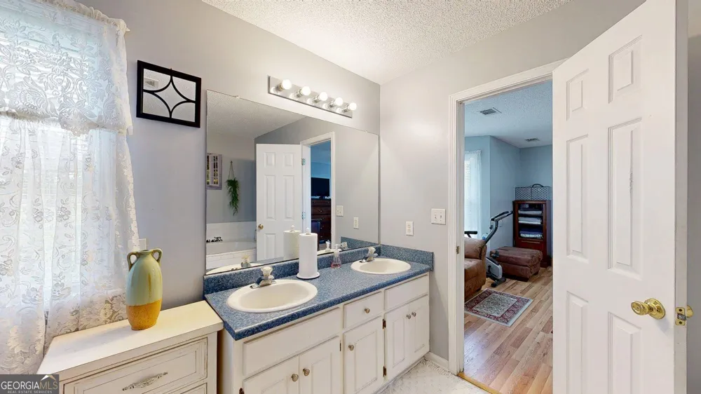 157 Scarlett Ohara DR Ailey, GA 30410