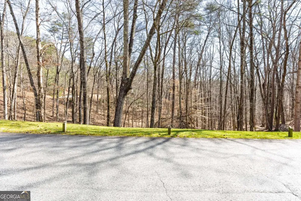53 Somerset LN Cartersville, GA 30121