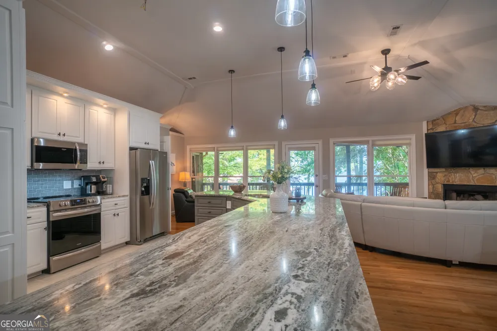 313 Omega WAY Hiawassee, GA 30546