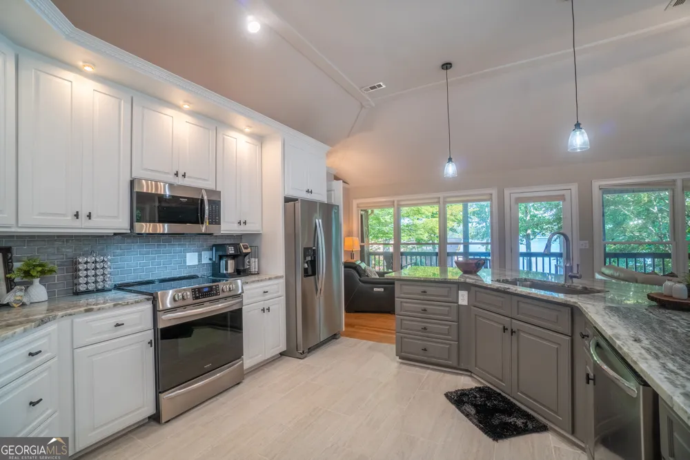 313 Omega WAY Hiawassee, GA 30546