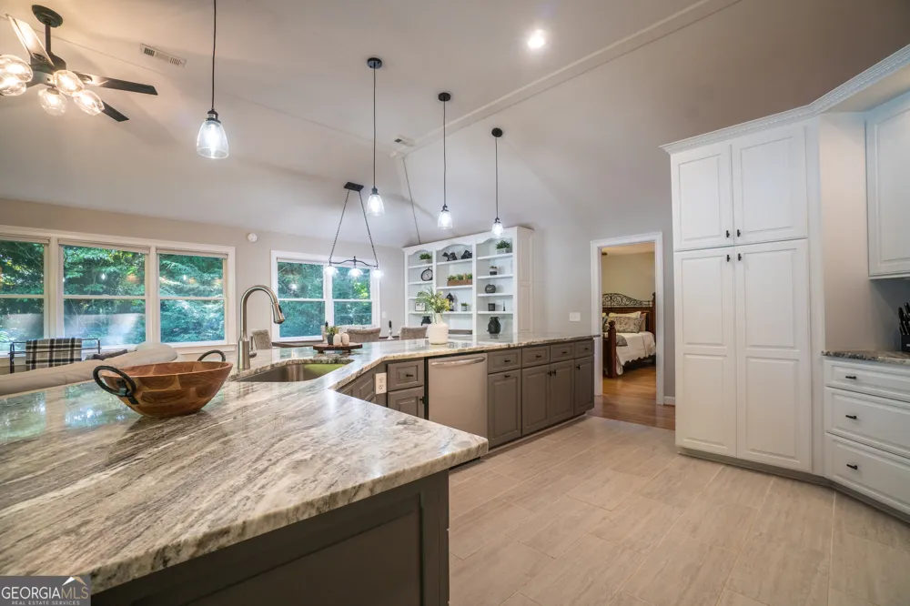 313 Omega WAY Hiawassee, GA 30546