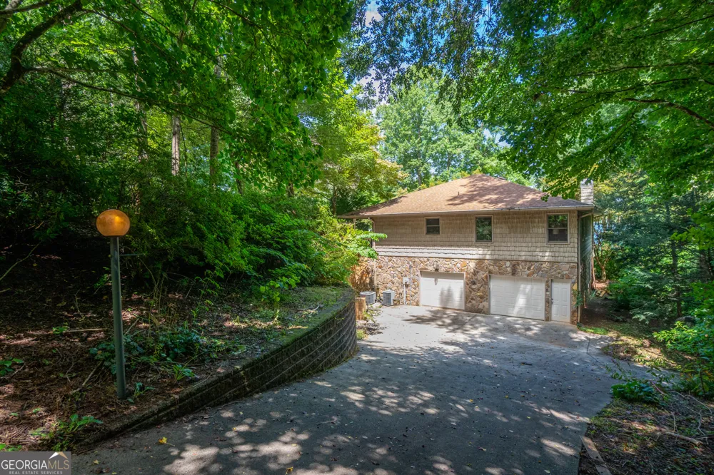 313 Omega WAY Hiawassee, GA 30546