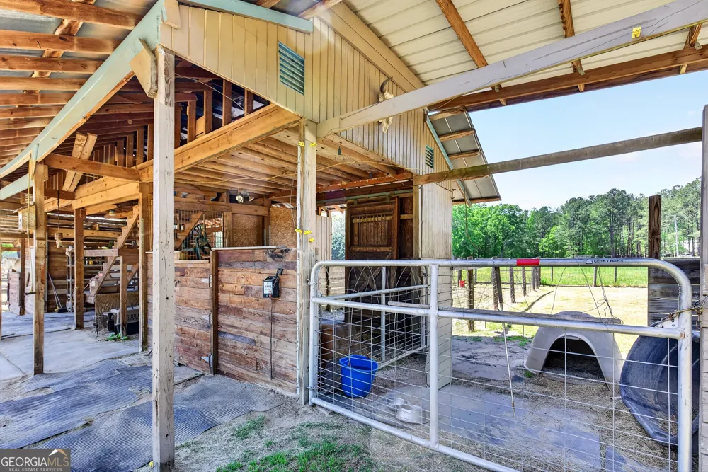 511 W Mcintosh RD Brooks, GA 30205