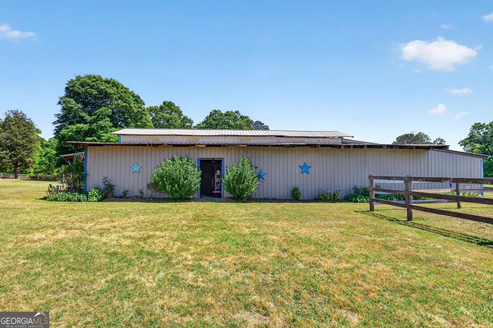 511 W Mcintosh RD Brooks, GA 30205