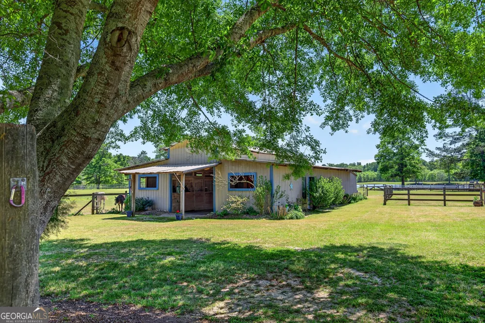 511 W Mcintosh RD Brooks, GA 30205