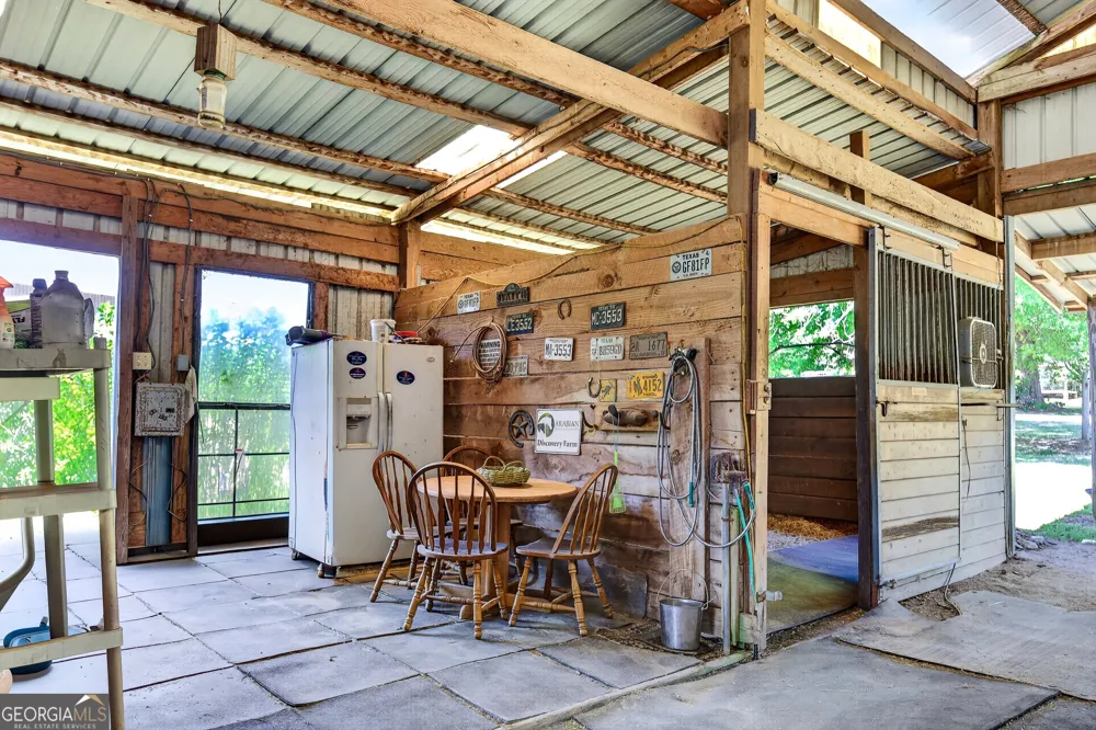 511 W Mcintosh RD Brooks, GA 30205