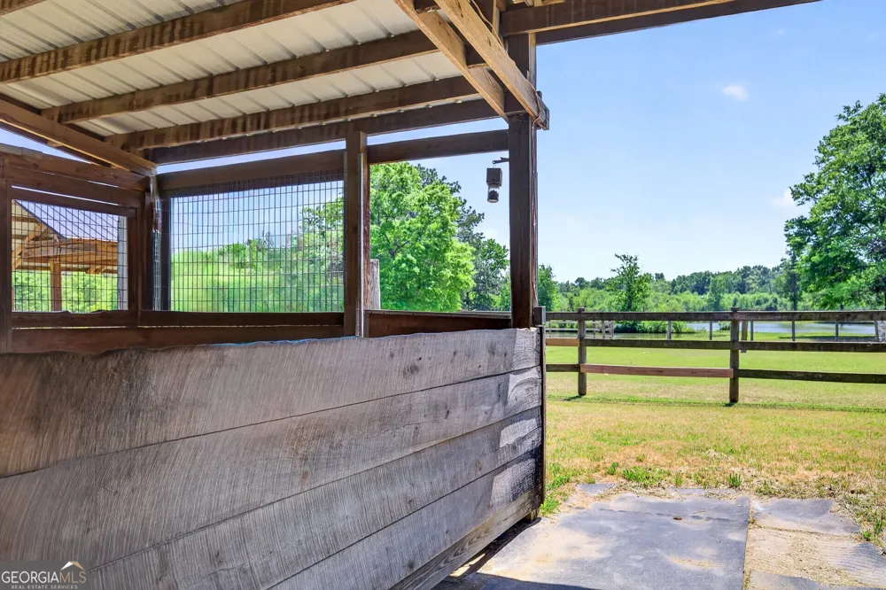 511 W Mcintosh RD Brooks, GA 30205