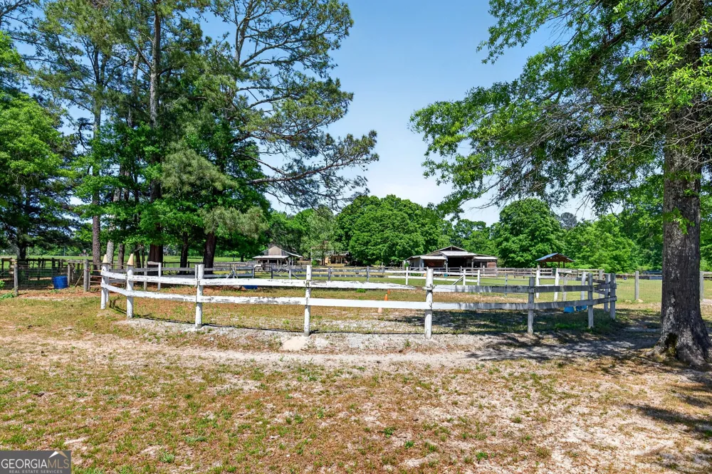 511 W Mcintosh RD Brooks, GA 30205