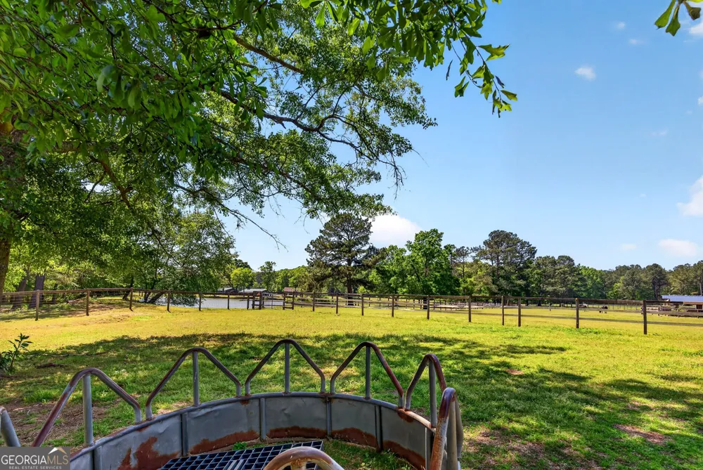 511 W Mcintosh RD Brooks, GA 30205