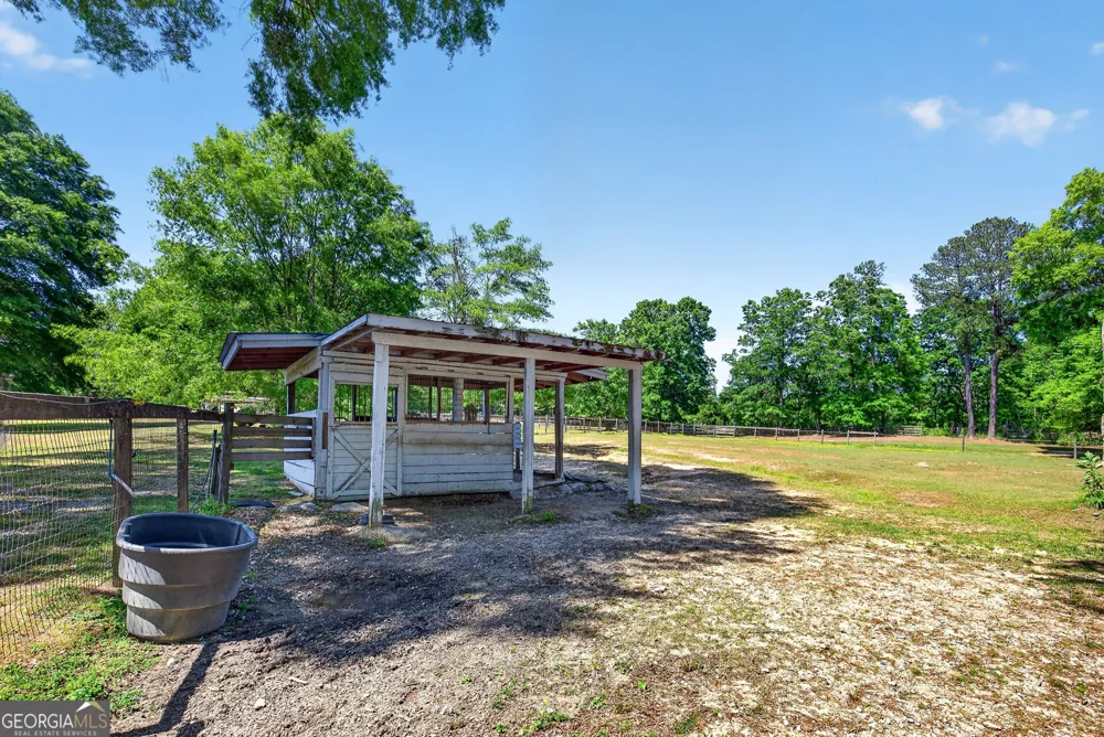 511 W Mcintosh RD Brooks, GA 30205