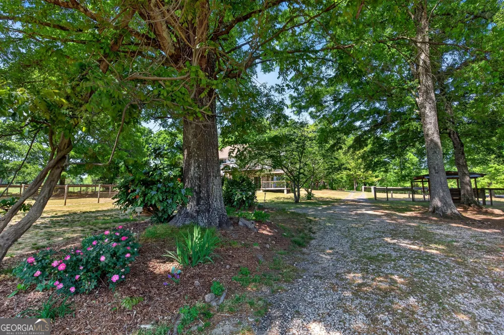 511 W Mcintosh RD Brooks, GA 30205