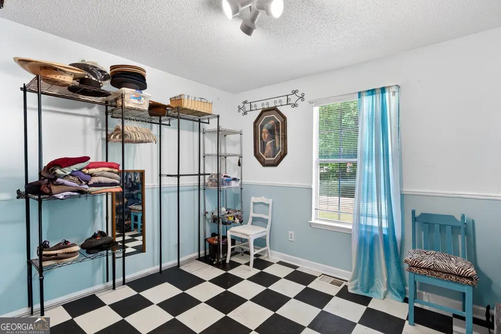 511 W Mcintosh RD Brooks, GA 30205
