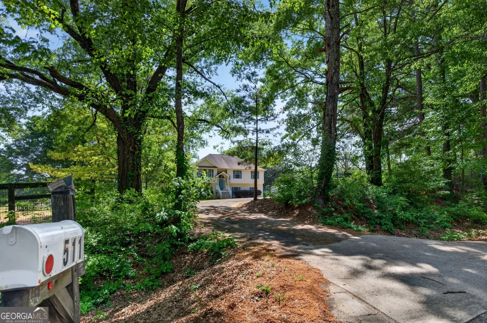 511 W Mcintosh RD Brooks, GA 30205