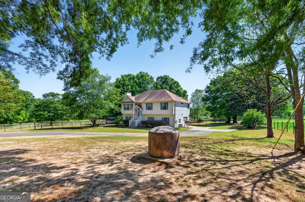 511 W Mcintosh RD Brooks, GA 30205