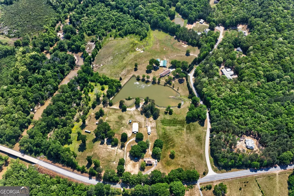 511 W Mcintosh RD Brooks, GA 30205