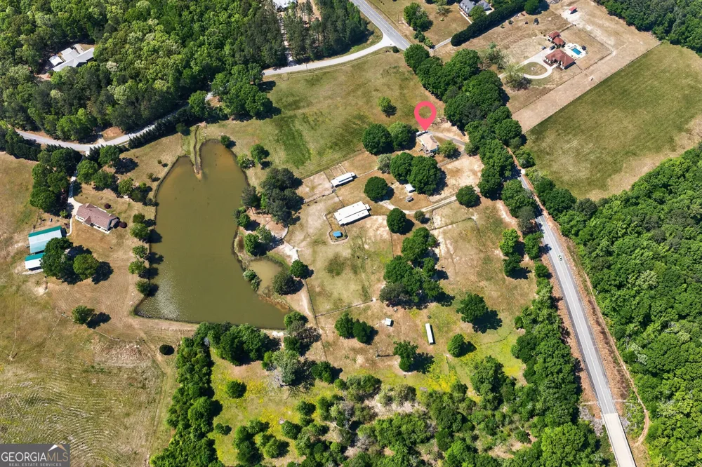 511 W Mcintosh RD Brooks, GA 30205