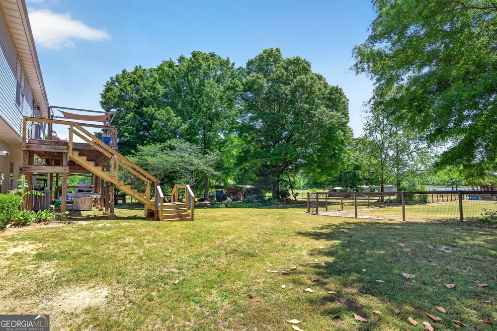 511 W Mcintosh RD Brooks, GA 30205
