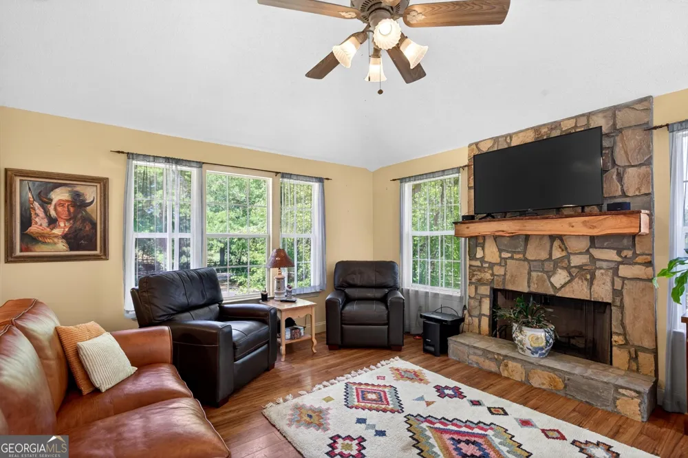 511 W Mcintosh RD Brooks, GA 30205