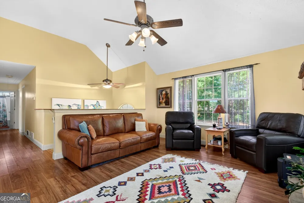 511 W Mcintosh RD Brooks, GA 30205