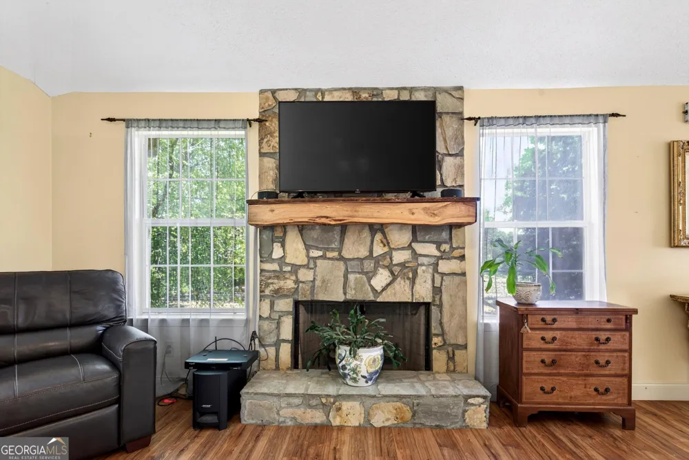 511 W Mcintosh RD Brooks, GA 30205