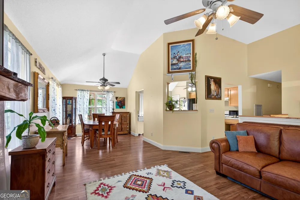 511 W Mcintosh RD Brooks, GA 30205