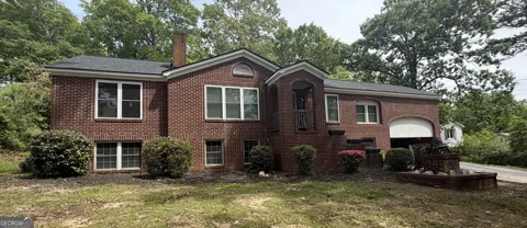 411 Ridgecrest DR