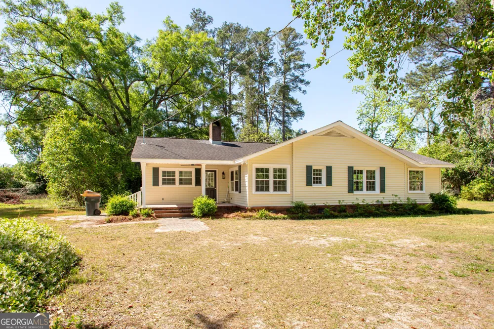110 Briarwood RD Waycross, GA 31501